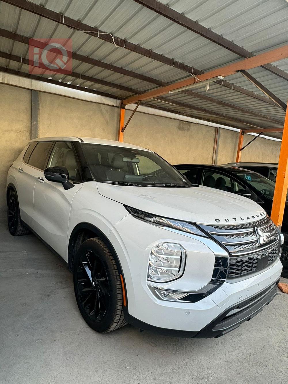 میتسوبیشی ئاوتلاندەر